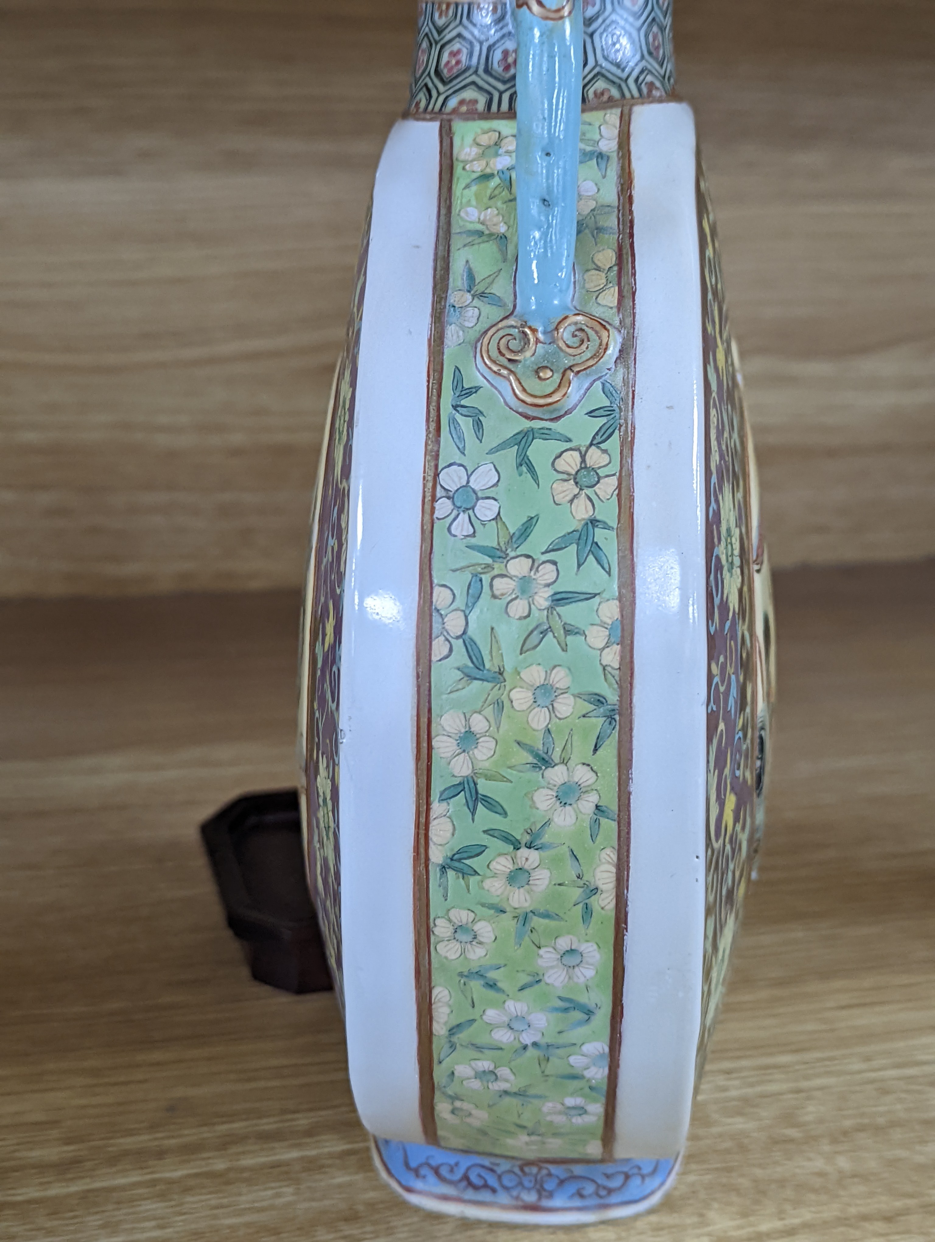 A Chinese famille rose moon flask, 19th century, restored 27cm